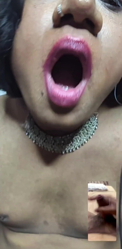 Indian trans exposed her sexy body for client | Clip 1