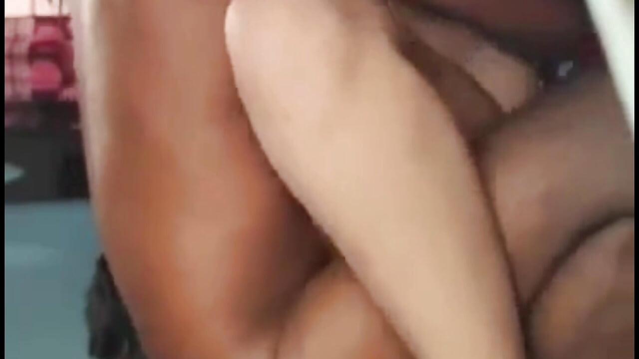 Ώριμο ζευγάρι από το Νεπάλ κάνει καυτό σεξ στην κρεβατοκάμαρα