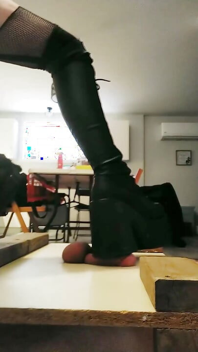 Cizme Demonia Deasupra Genunchiului