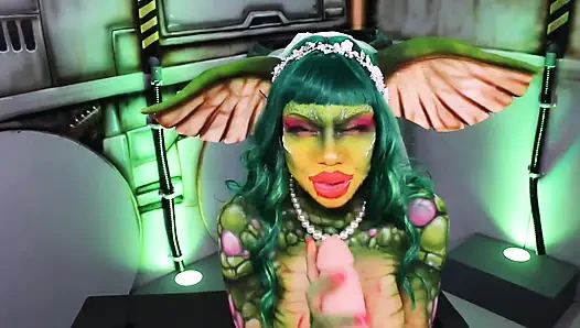Gremlins | Monster Stepmommy Loves U!! Greta Cosplay