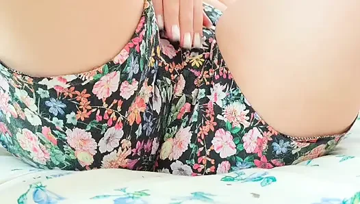 Siswi toket besar ini lagi asik fingering memeknya sendirian - luxury orgasme - luxuryorgasm