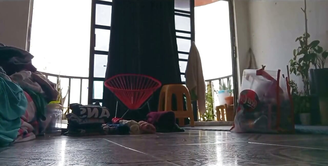 Mẹ chồng mũm mĩm trong chiếc quần lót xuyên thấu