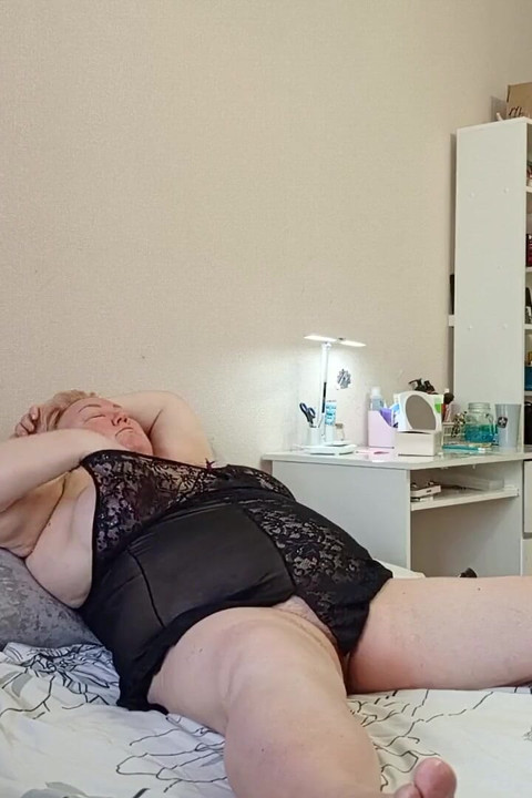 Mother-in-law Masturbates Her Big Holes