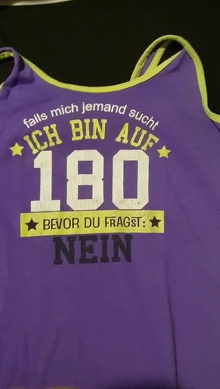 Cum on cousins Shirt - Auf Top von Cousine gespritzt