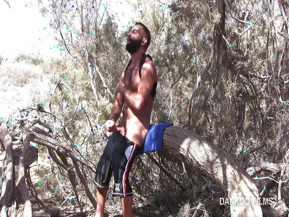 Omar Masturbates in Maspalomas