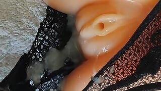 Ejaculação em fio dental preto com buceta e anal