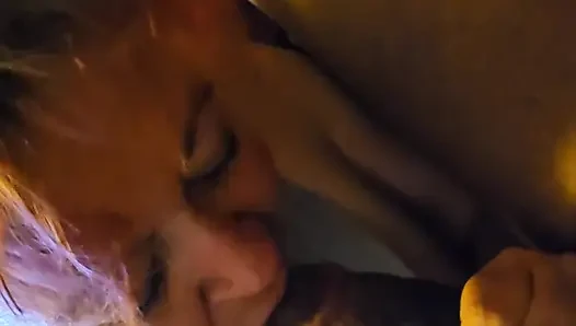 CEWEK SEMOK KULIT PUTIH NYEPONG BESAR PRIA KULIT HITAM DAN TELAN SPERMA