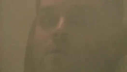 Pelacur pirang bermain dengan memeknya