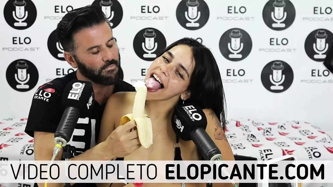 PEQUITAS SWALLOWS THE CREAMY BANANA IN THE SPICY ROOM
