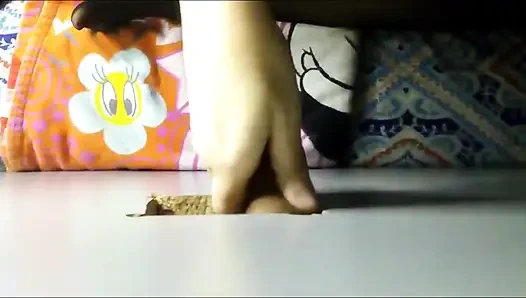 Ayakla muamele duvar deliği