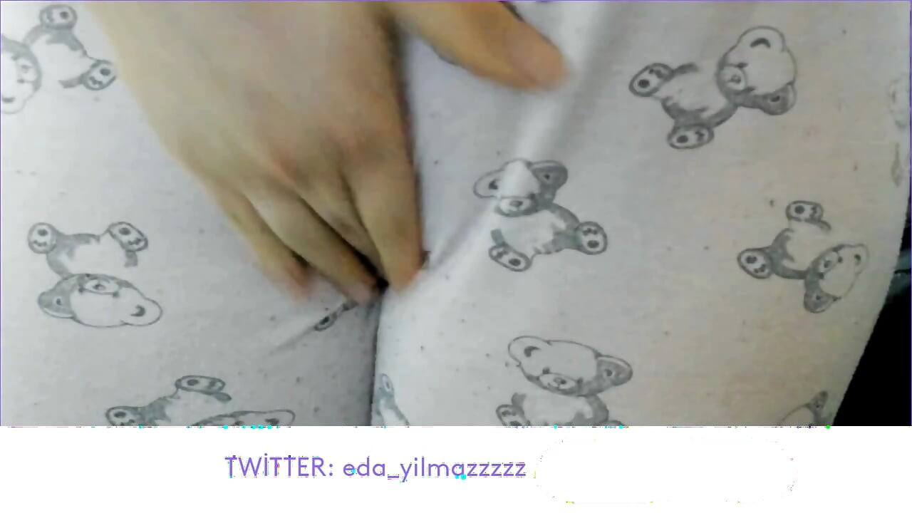 CAMELTOE- SWOLLEN PUSSY- MASTURBATE WITH PAJAMAS