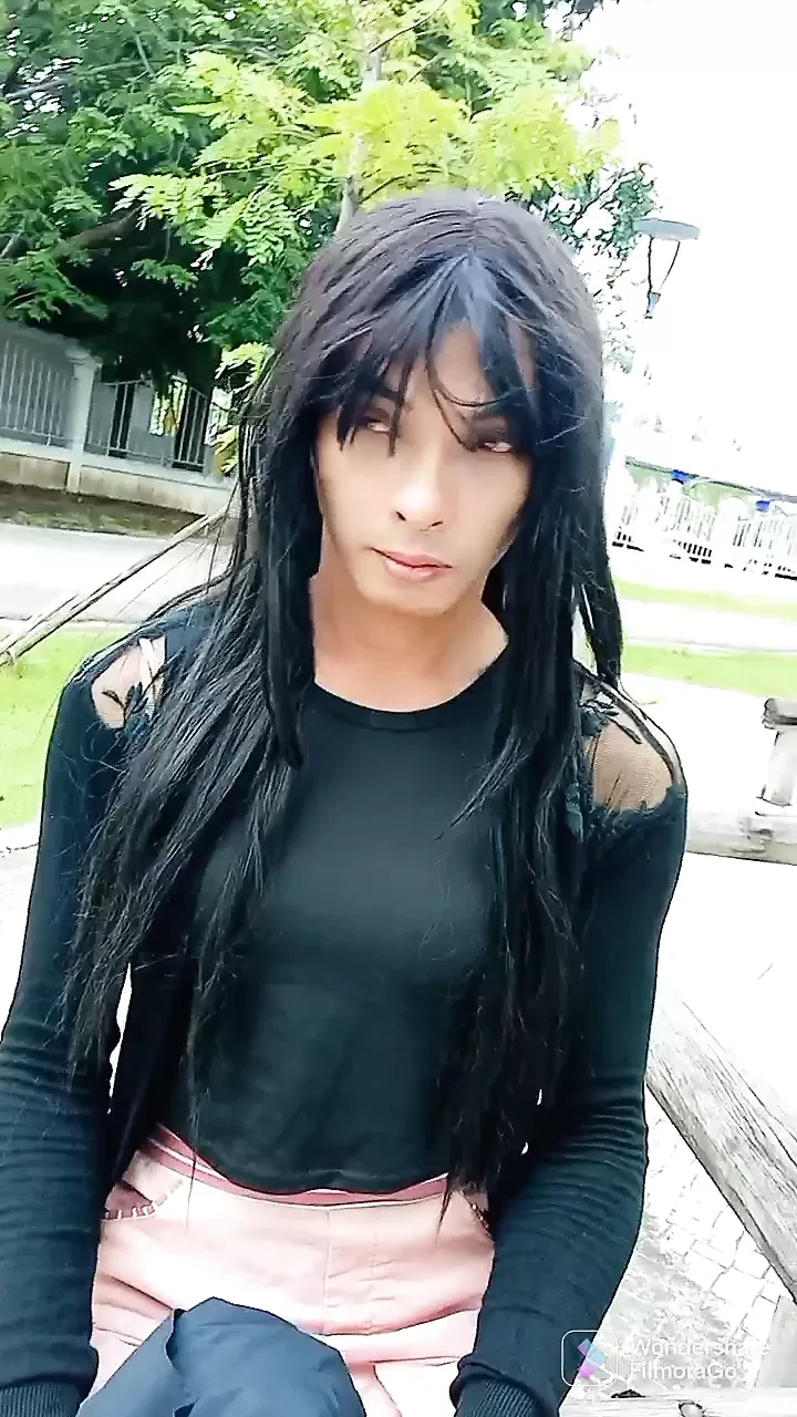 Mena 음란한 소년