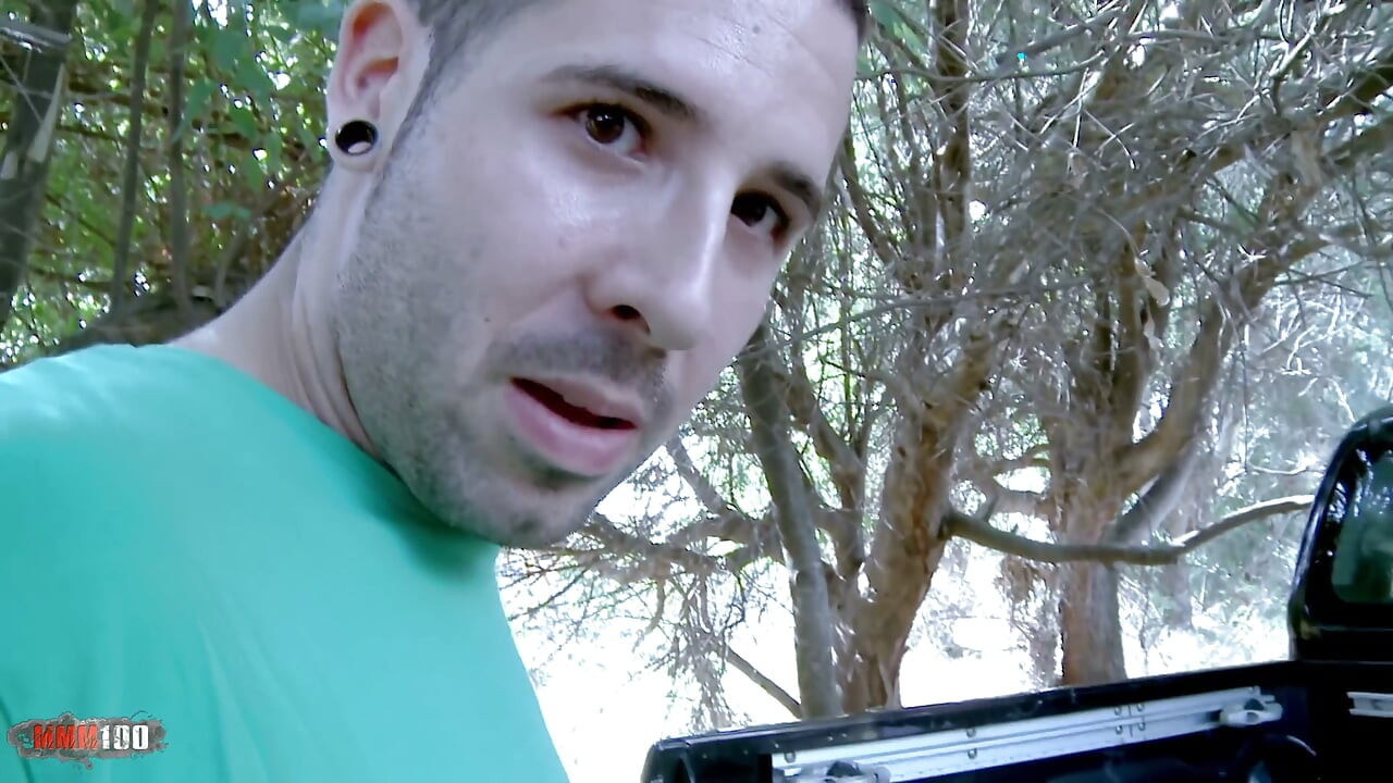 Jessica Jensen: la estrella porno británica Jessica Jensen follada en el bosque por 2 chicos españoles