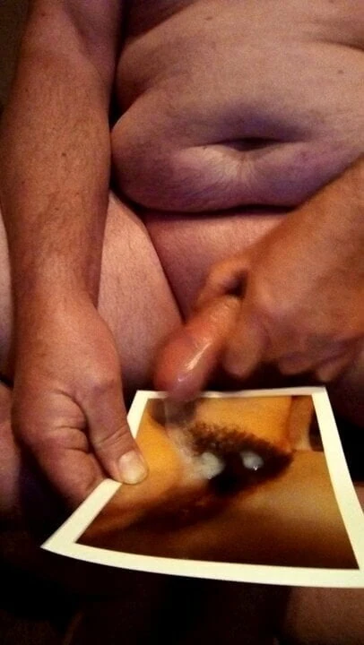 Sperma on Hairy Pussy