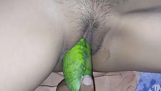 Bir kız indirimli mp4'üne ne koydu