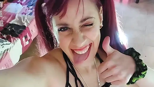 ShyyFxx rubs and pops balloons with her ass!