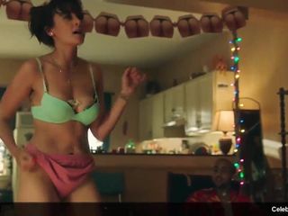 Frankie shaw和samara编织裸体和性爱动作场景