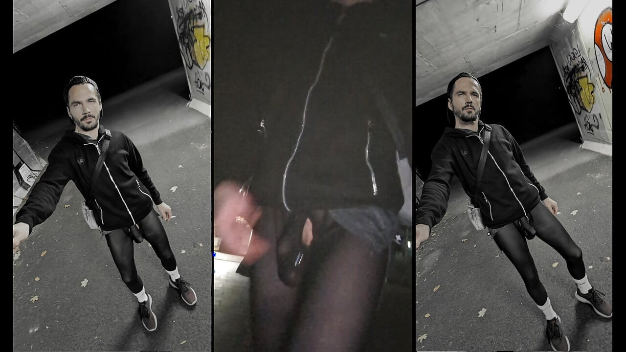 Прогулянка по місту в прозорих легінсах (опуклість меггінгів)