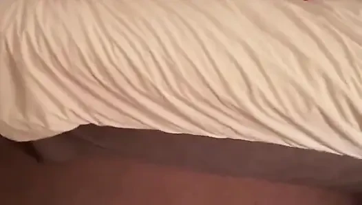 Gavat boğalar magnum prezervatifimi takmak zorunda kaldı ve sikilişimi izledi
