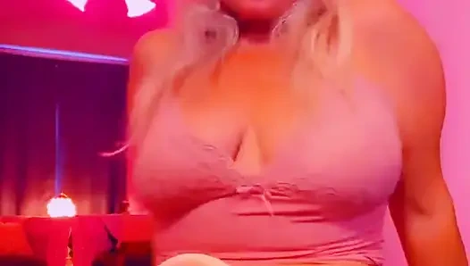 Девушка-конфетка