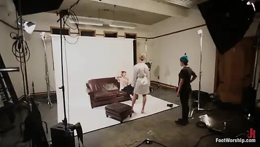 Milf-milf mit verschwitzten füßen!