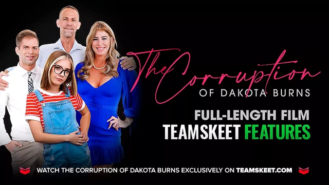 Teamskeet - тинка-блондинка упала на колени и начала пускать слюни на большом хуе, как хорошая девушка