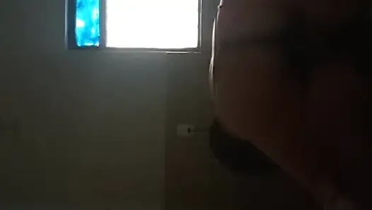 Eva sikişmeye dayanamıyor, seks yapmak için ucuz bir motele gittik