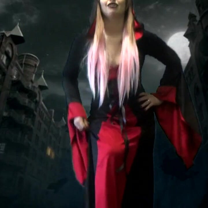 Giantess Wampir chce grać dla ciebie ... ale nie na długo!
