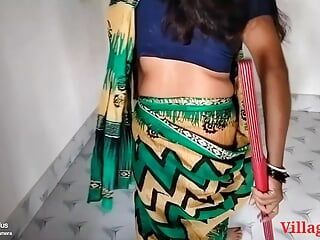 Sari verde che indossa una matura indiana fa sesso in un hotel a cinque stelle (video ufficiale di Villagesex91)
