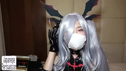 Tampilan baju renang cosplay langka memunculkan sisi cerianya dengan gaya yang berani dan menarik perhatian