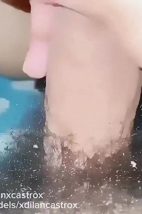 直男邻居无套狠狠地操我的菊花, 直到他射在我漂亮的屁股里