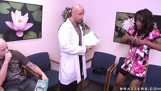 Приключения доктора - обеспокоена ее развратным поведением, она посещает д-ра Скотта, чтобы получить диагноз