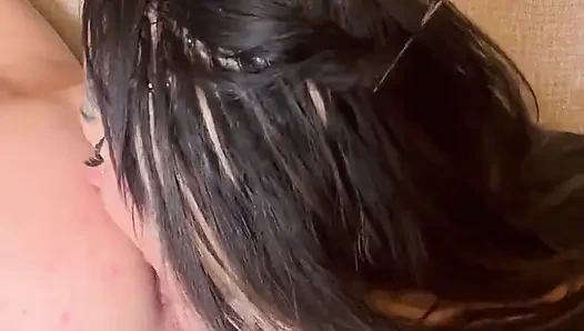 Thatbosslass mengisap jiwa dari suaminya englishtom dan mendapat wajah penuh air mani