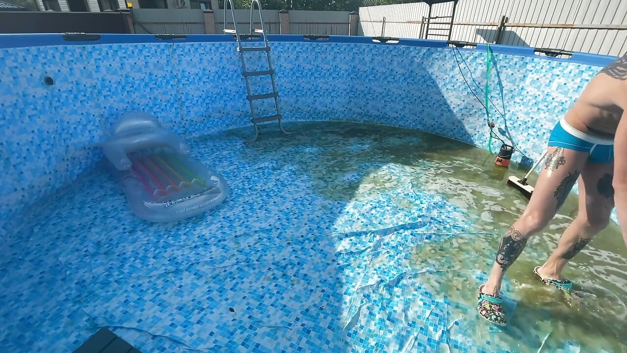 #395 Boss Fucks Guy at the Bottom of the Pool While Neighbors Watch Them