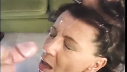 Old Amateur Broad Get Sperm Shot Into Her Face