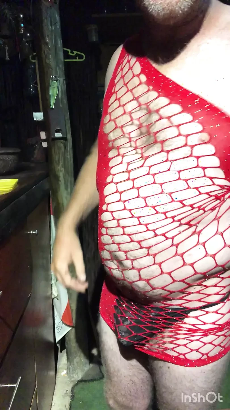 Numéro rouge sexy avec string noir