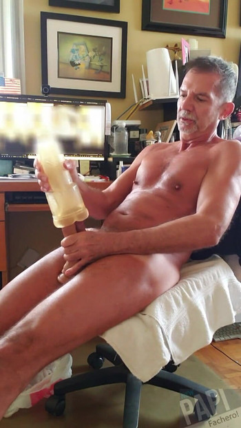 Zapanjujući trenutak iz "Kako želim napnijeti naše debele zajedno i dvostruko prodrijeti u moj FleshLight"