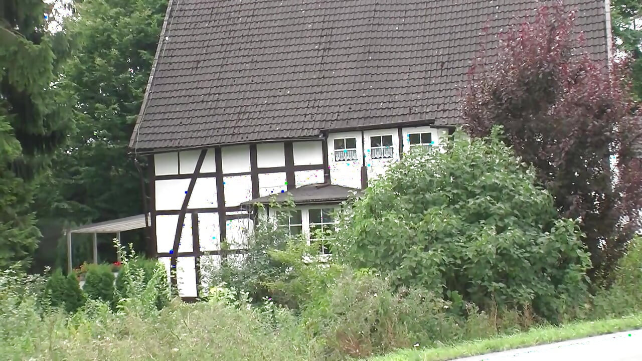 Lutschen und ficken mit heißem und riesigem schwanz in der garage