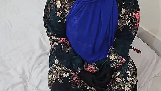 Taksitini taksitli kadınla sikişerek ödedim.