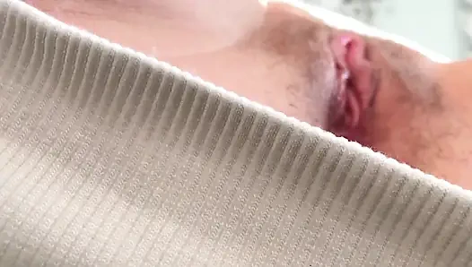 Без трусиков под платьем. Позволь мне понюхнуть киску. Горячий трах на офисном столе