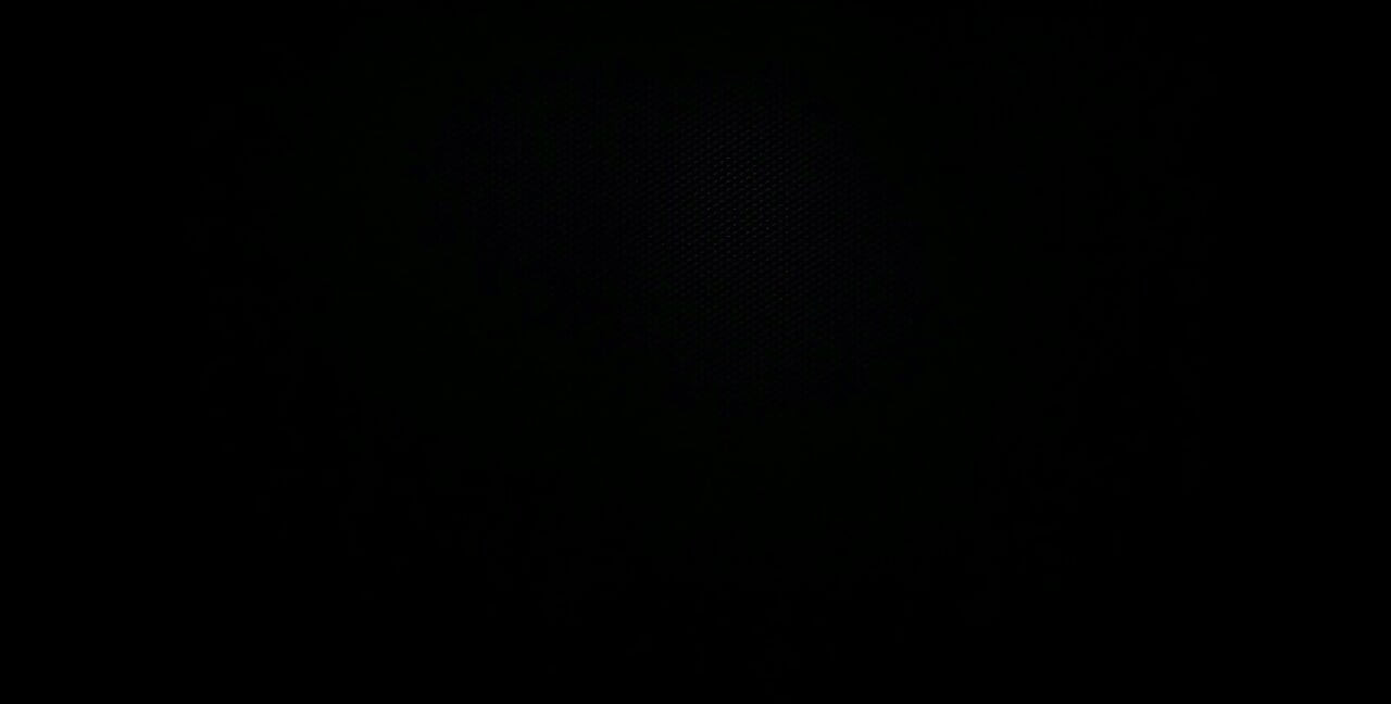 Morgenknep med en finger i hendes røv