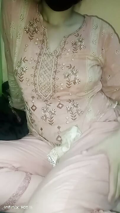 大學達西繼妹與繼兄一起操屁眼洞
