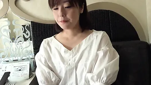 [Pertemuan rahasia istri muda C-cup, Shiori, 35 tahun]