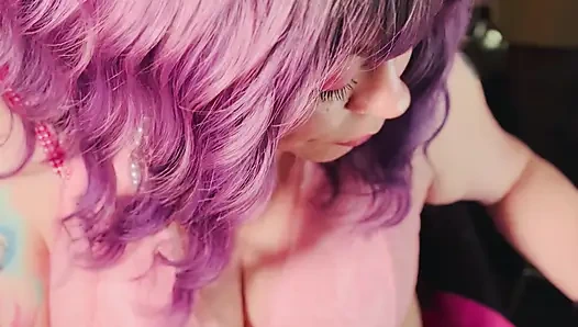 Симпатичная Tina Snua кончик к хвостам 2 сигареты с множеством дымовых колец в атласных перчатках и ювелирных изделиях