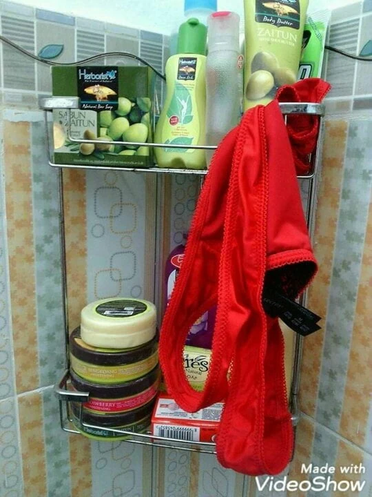 Нижня білизна сестри