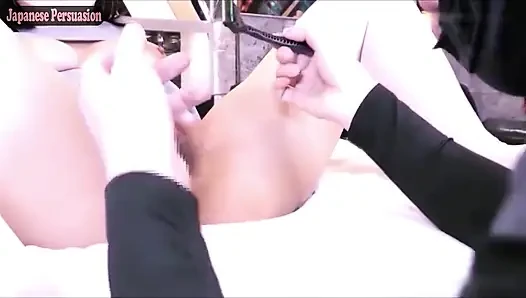 Pure Charm. Cewek cantik rambut hitam ini dijaga dengan ganas, pertemuan penuh dengan momen penuh gairah dan intim