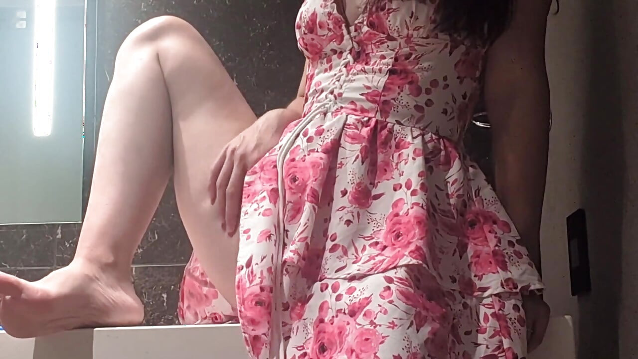 Petite White Girl Fucks Her Dildo on Bathroom Counter