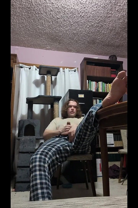 昔のマスターベーション動画を見つけた