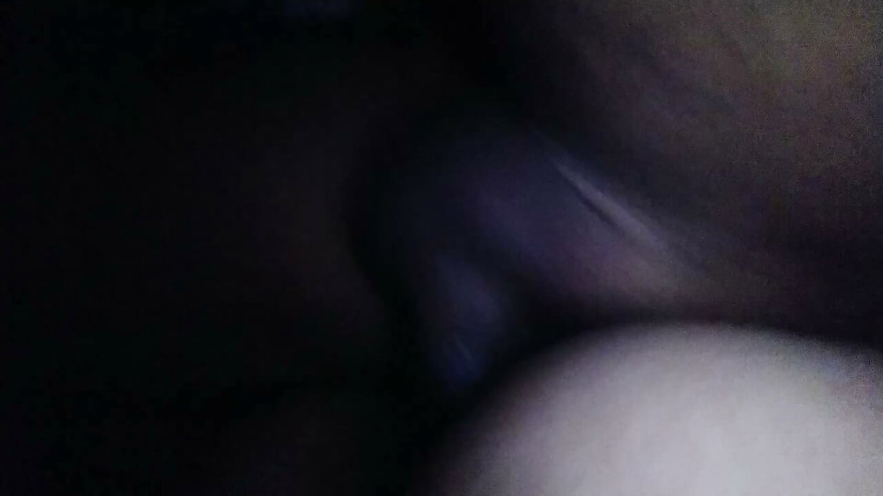 Địt mạnh bạo cái lồn của hotwife trong khách sạn rồi cuck của cô ấy cũng địt cô ấy và nếm tinh của tôi