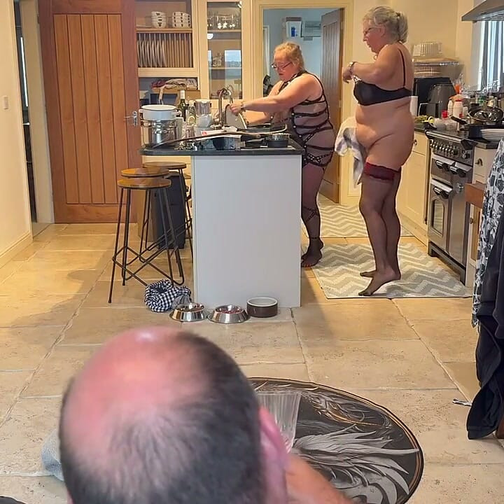 Part 3: Lanista Bear Has His Slaves to Do Their Chores. Will They Behave?